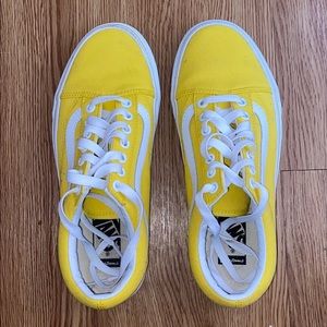 BARELY WORN OLD SKOOL YELLOW VANS